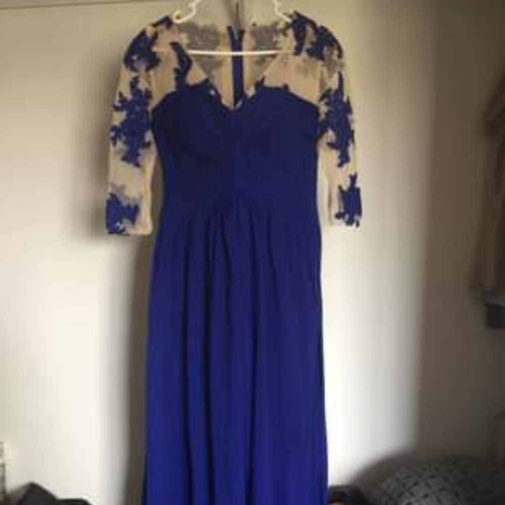 Size 12 new w/Tags formal gown from Abaowedding